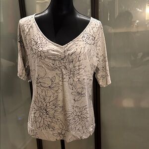 T by Talbots  2025 Gray Floral Short Sleeve Top